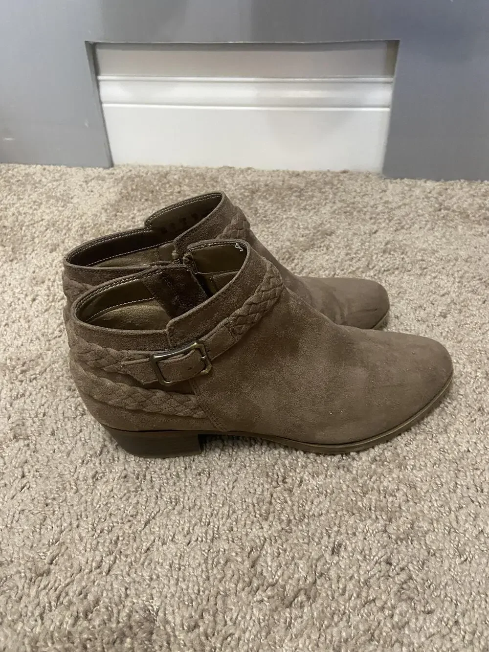 LifeStride Adriana Booties Womens Size 9 Brown Faux Suede Ankle Zip Comfort